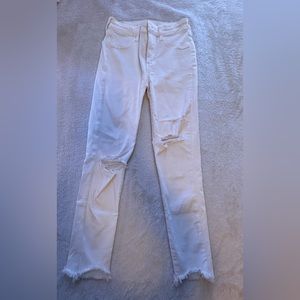 AE NWOT white ripped skinny jeans